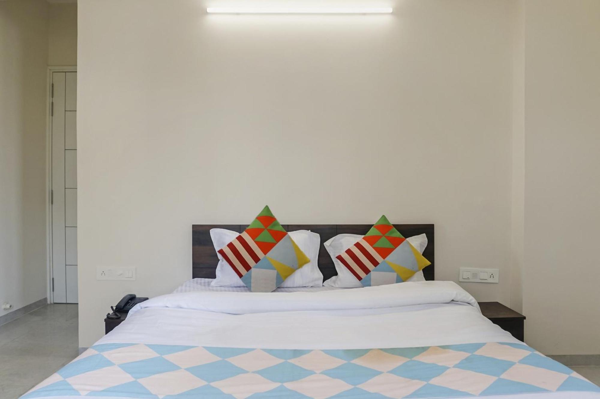 Hotel O Home Elegant Prime Ville Chinchvad Bagian luar foto